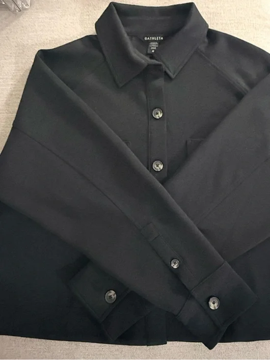 Athleta Allure Shirt Jacket
Womens Crop Long Sleeve Button Front - Picture 10 of 14